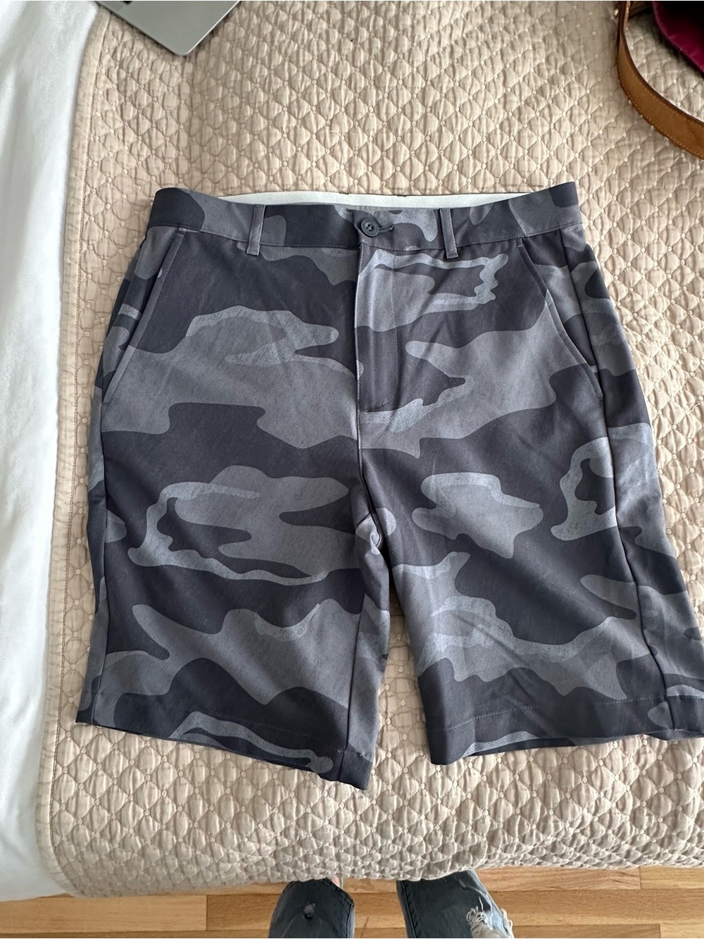 Stray Down Camouflage Golf shorts